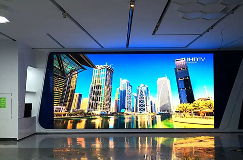 La pantalla de tamaño de pantalla pequeña de Visualeader ayuda a la industria del grafeno de Shenzhen Qianhai